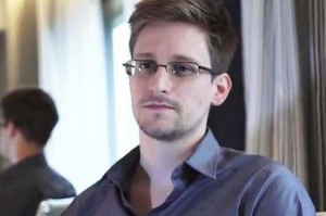 «The Guardian» готовит книгу об Эдварде Сноудене
