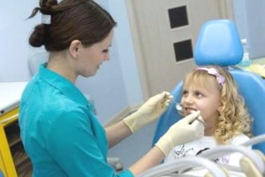 Поход к стоматологу — чем раньше,тем лучше